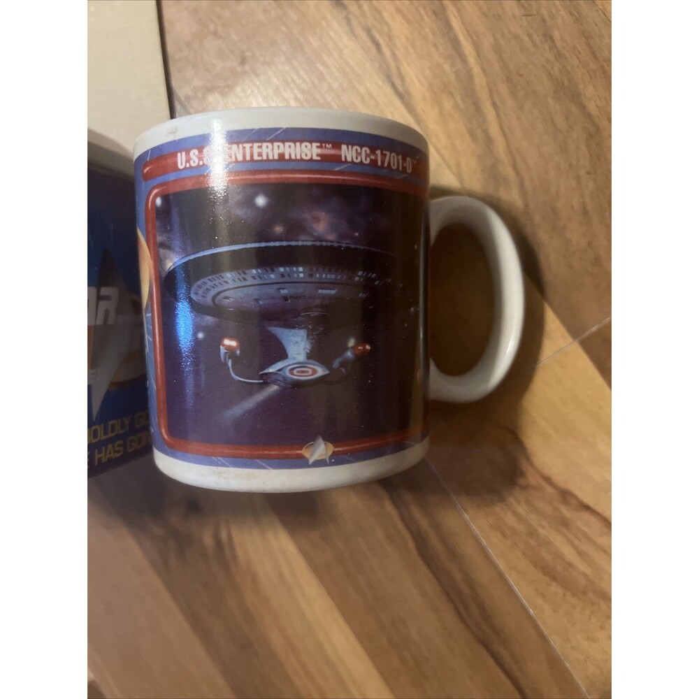 STAR TREK Ceramic MUG THE NEXT GENERATION USS ENTERPRICE ‘92 Christmas Birth NIB